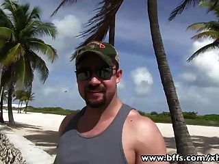 احتفل حميم حزب عطلة الربيع مع الأصدقاء أفضل